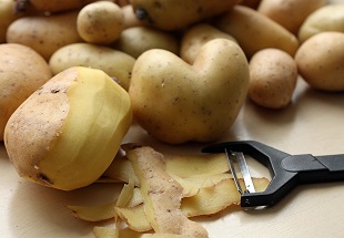 Utiliser les Ã©pluchures de pommes de terre